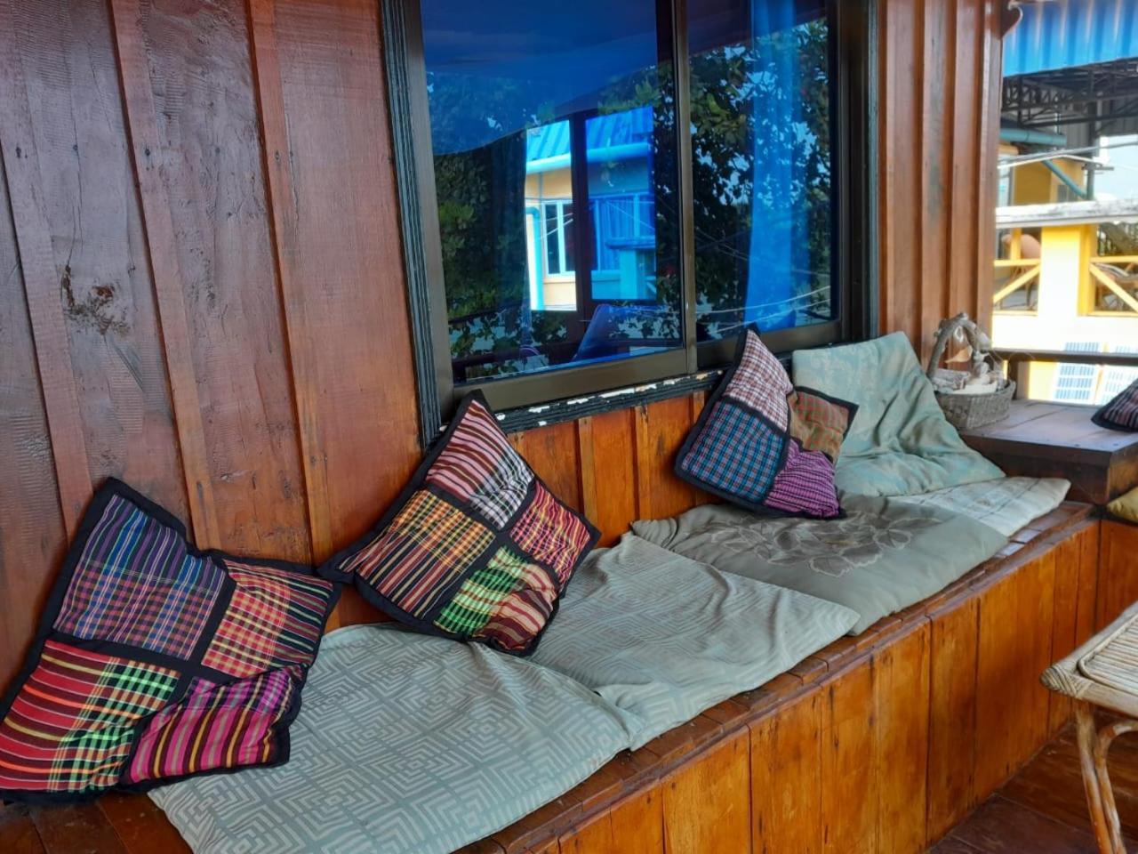 Bong'S Guesthouse M'Pai Bay Koh Rong Sanloem Exterior photo