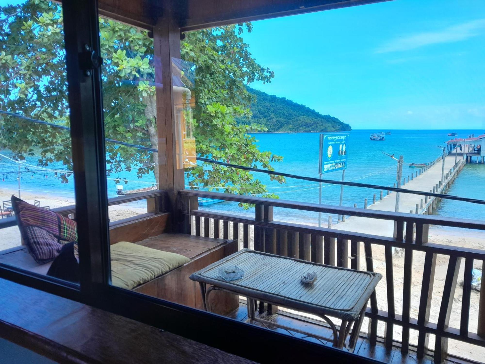 Bong'S Guesthouse M'Pai Bay Koh Rong Sanloem Exterior photo