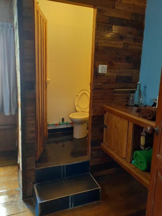 Bong'S Guesthouse M'Pai Bay Koh Rong Sanloem Exterior photo